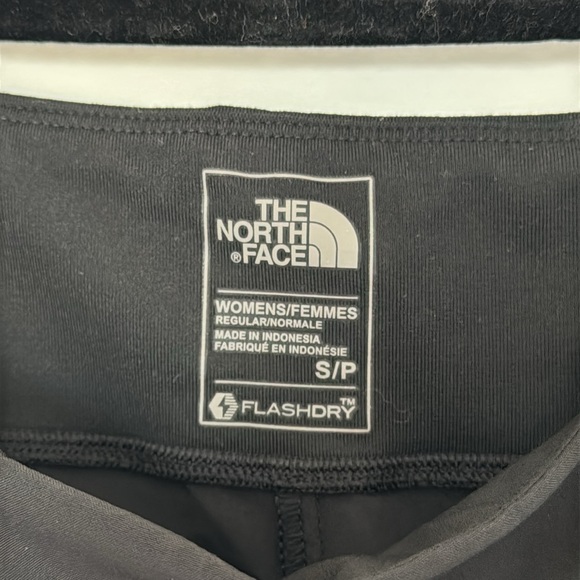 The North Face Women's Flashdry Cropped Pants, Black - Size S - Picture 4 of 6